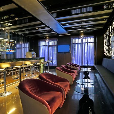 Готель Golden Tulip - Aesthetics Zhunan Екстер'єр фото