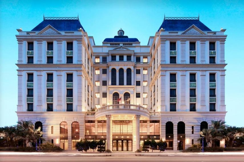 Готель Golden Tulip - Aesthetics Zhunan Екстер'єр фото