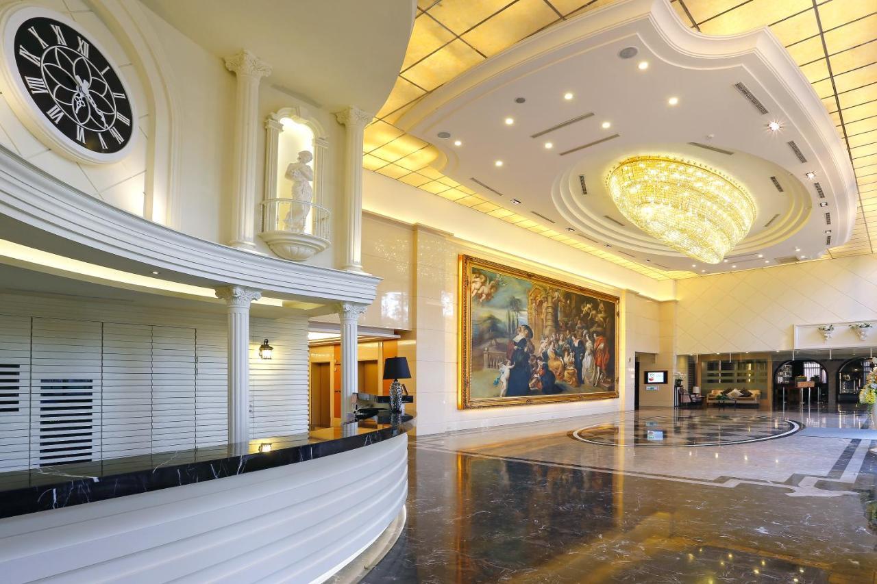 Готель Golden Tulip - Aesthetics Zhunan Екстер'єр фото
