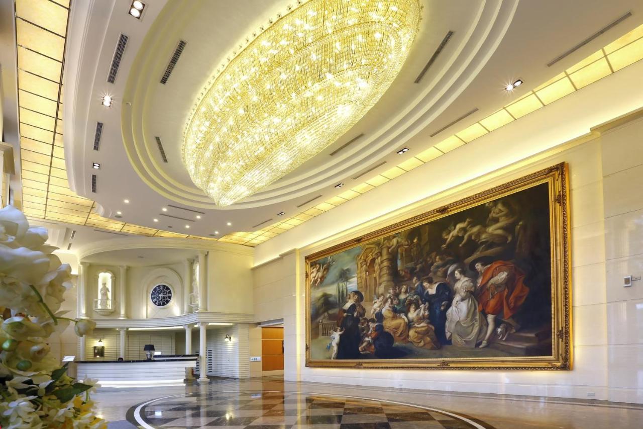 Готель Golden Tulip - Aesthetics Zhunan Екстер'єр фото