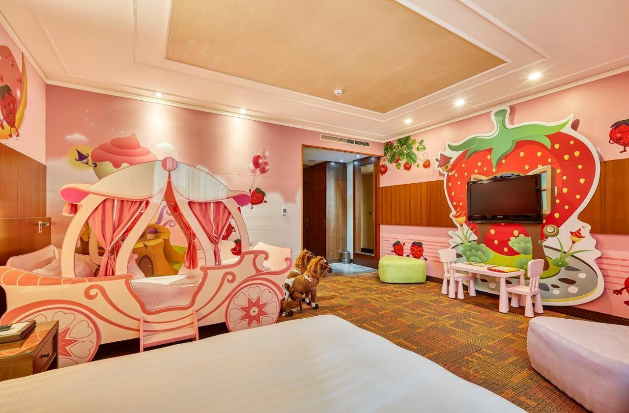 Готель Golden Tulip - Aesthetics Zhunan Екстер'єр фото
