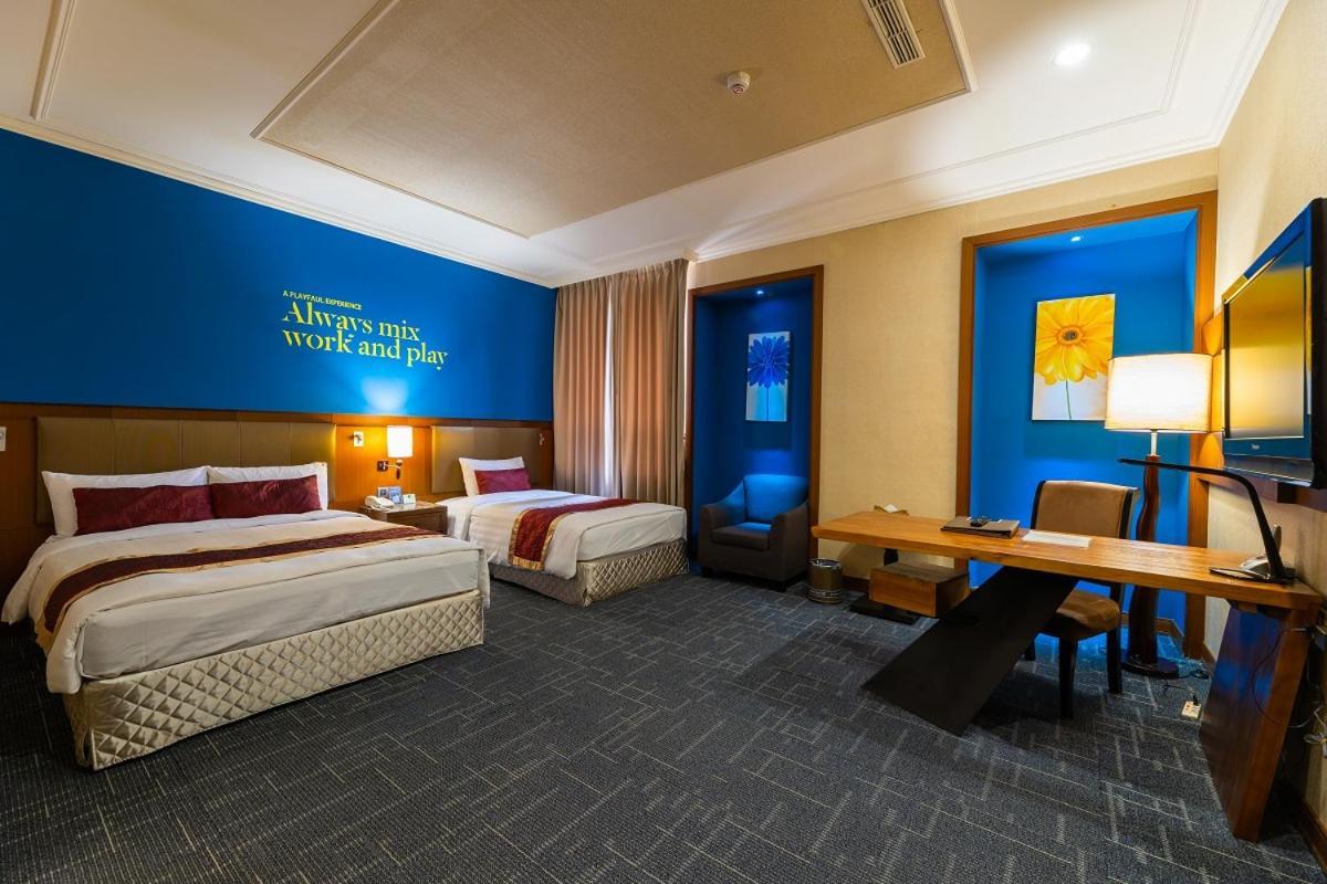 Готель Golden Tulip - Aesthetics Zhunan Екстер'єр фото