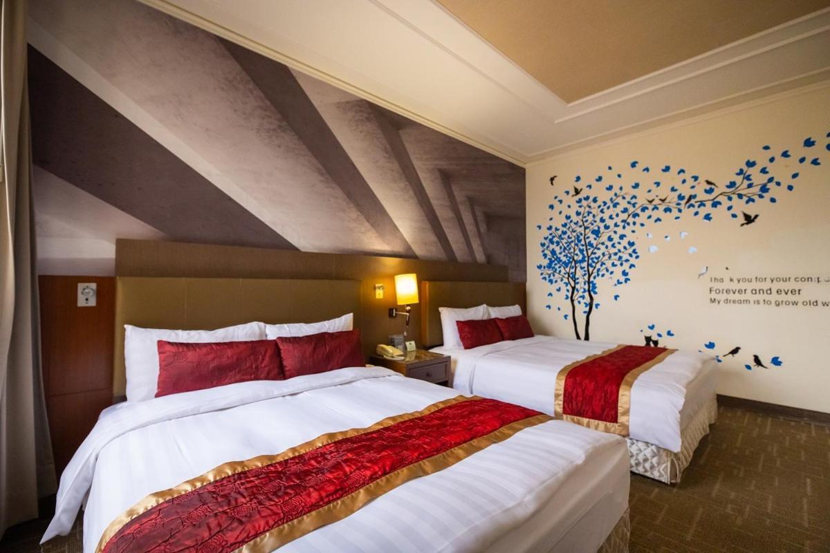 Готель Golden Tulip - Aesthetics Zhunan Екстер'єр фото