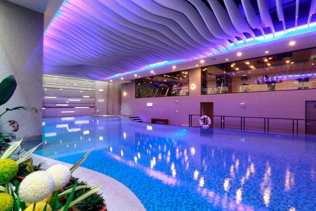 Готель Golden Tulip - Aesthetics Zhunan Екстер'єр фото
