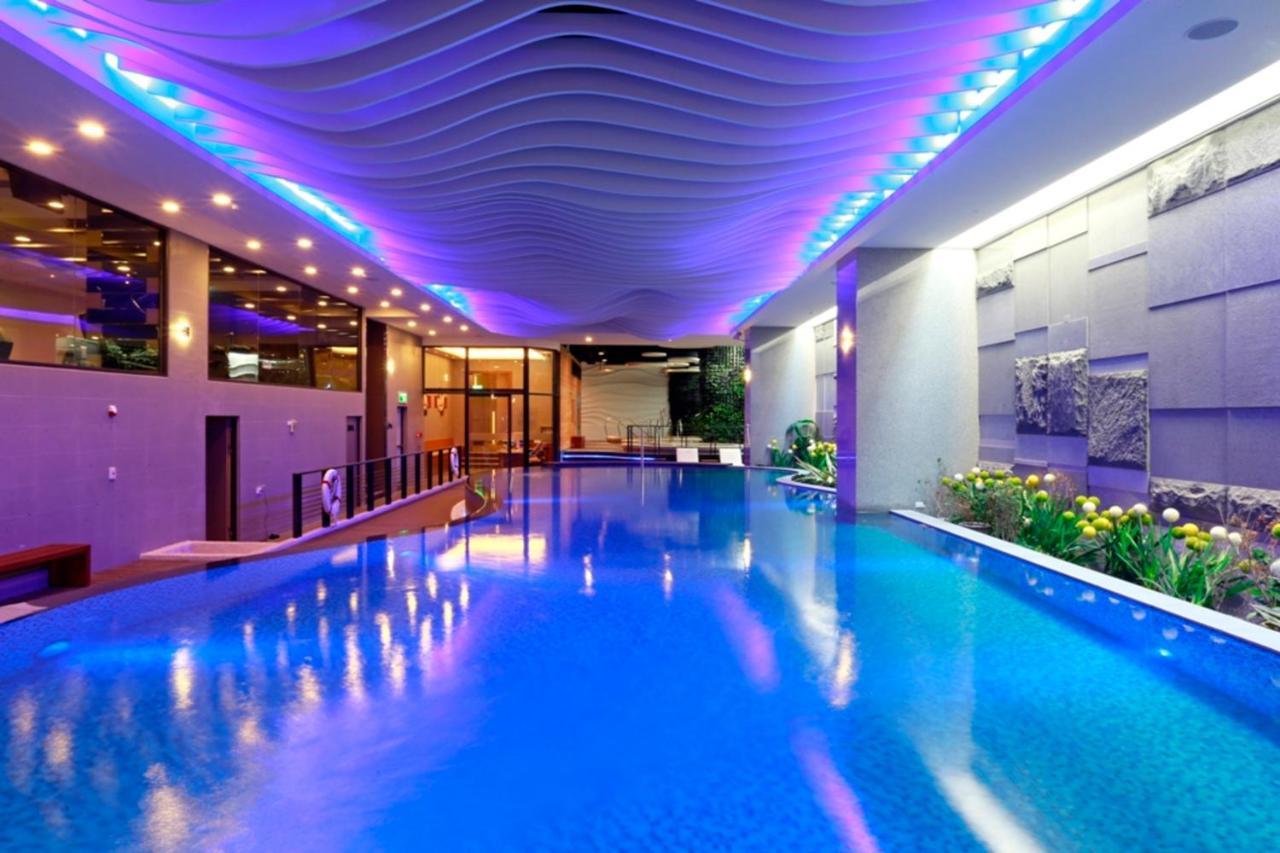 Готель Golden Tulip - Aesthetics Zhunan Екстер'єр фото