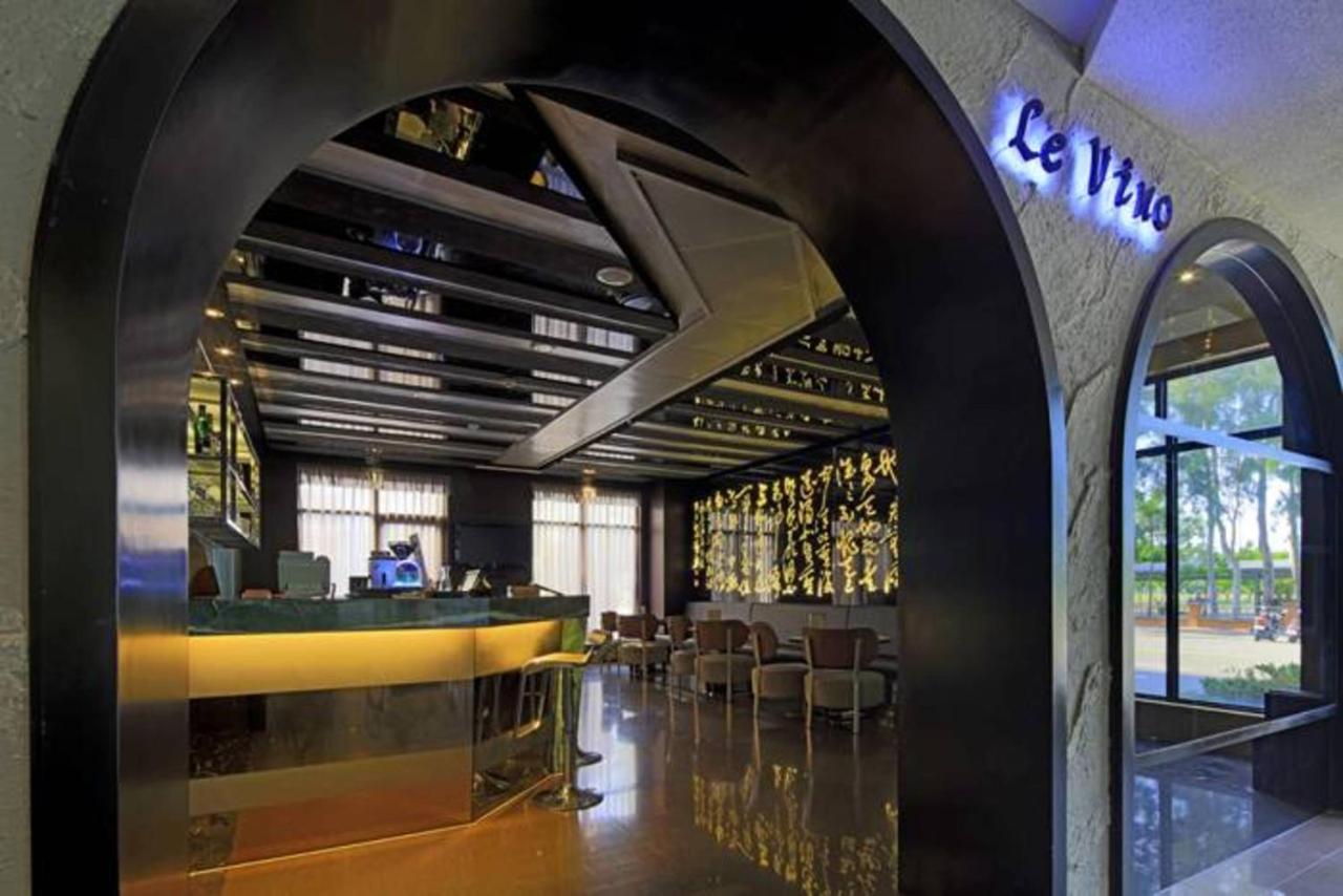 Готель Golden Tulip - Aesthetics Zhunan Екстер'єр фото
